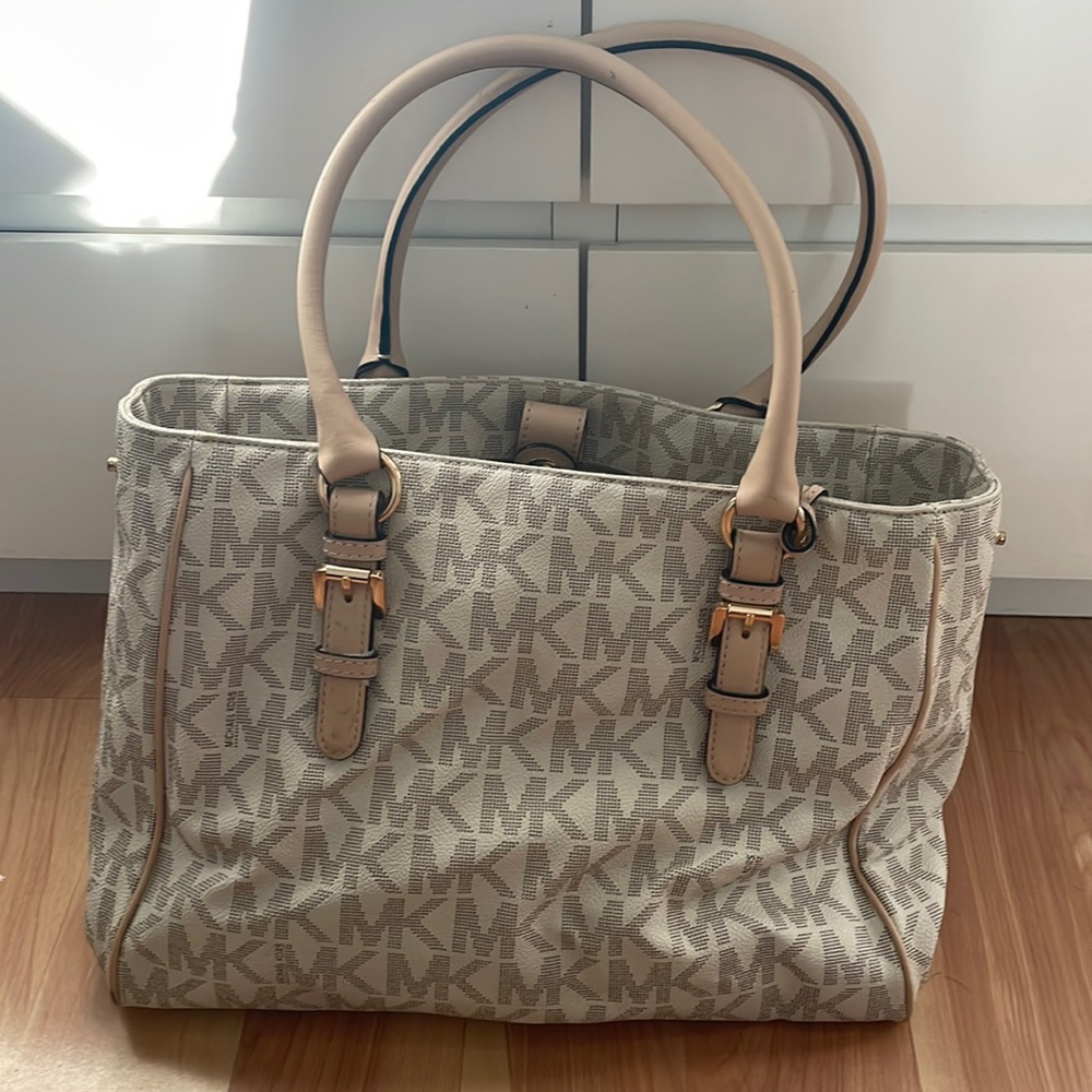 Michael Korea Purse